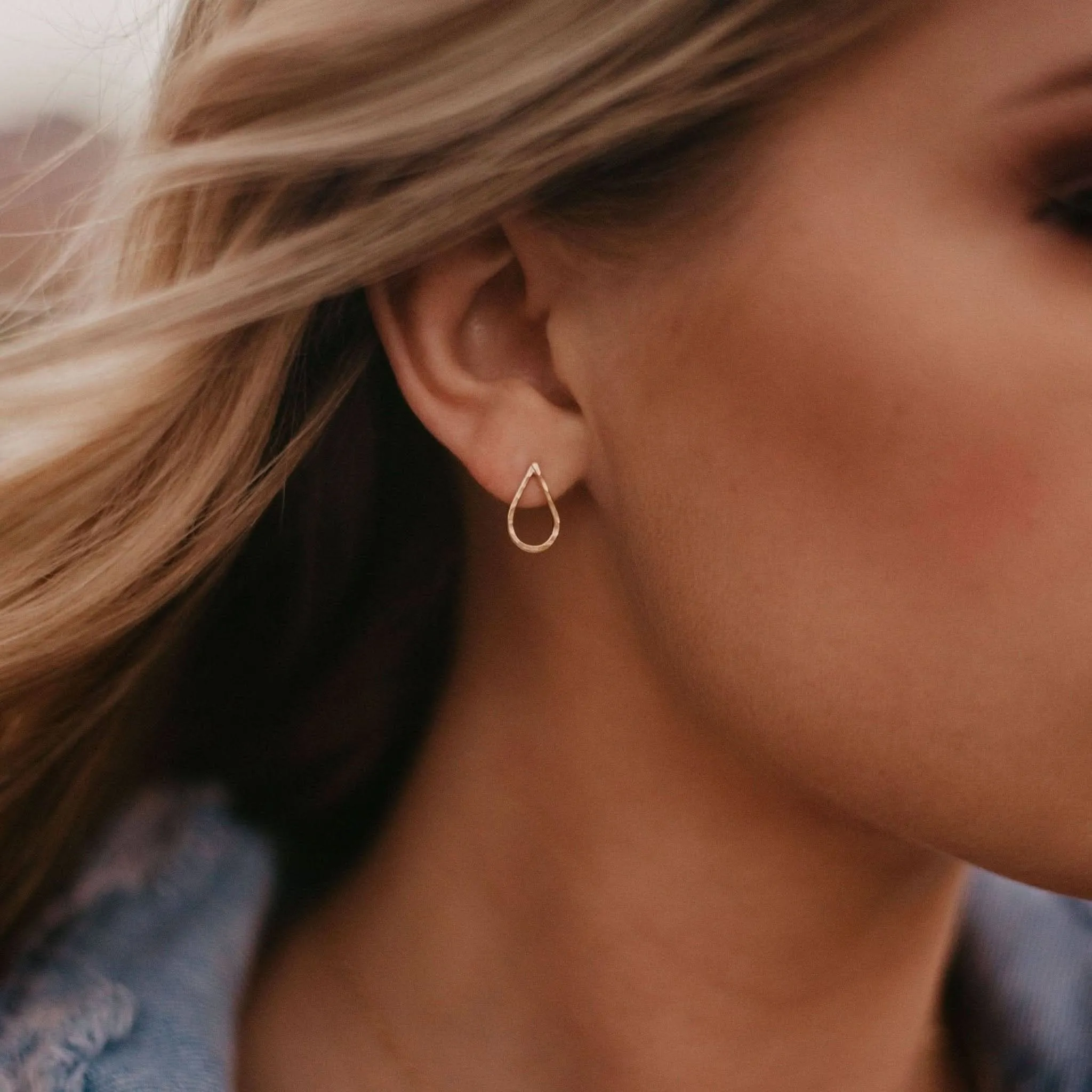 14k Hammered Teardrop Stud Earrings