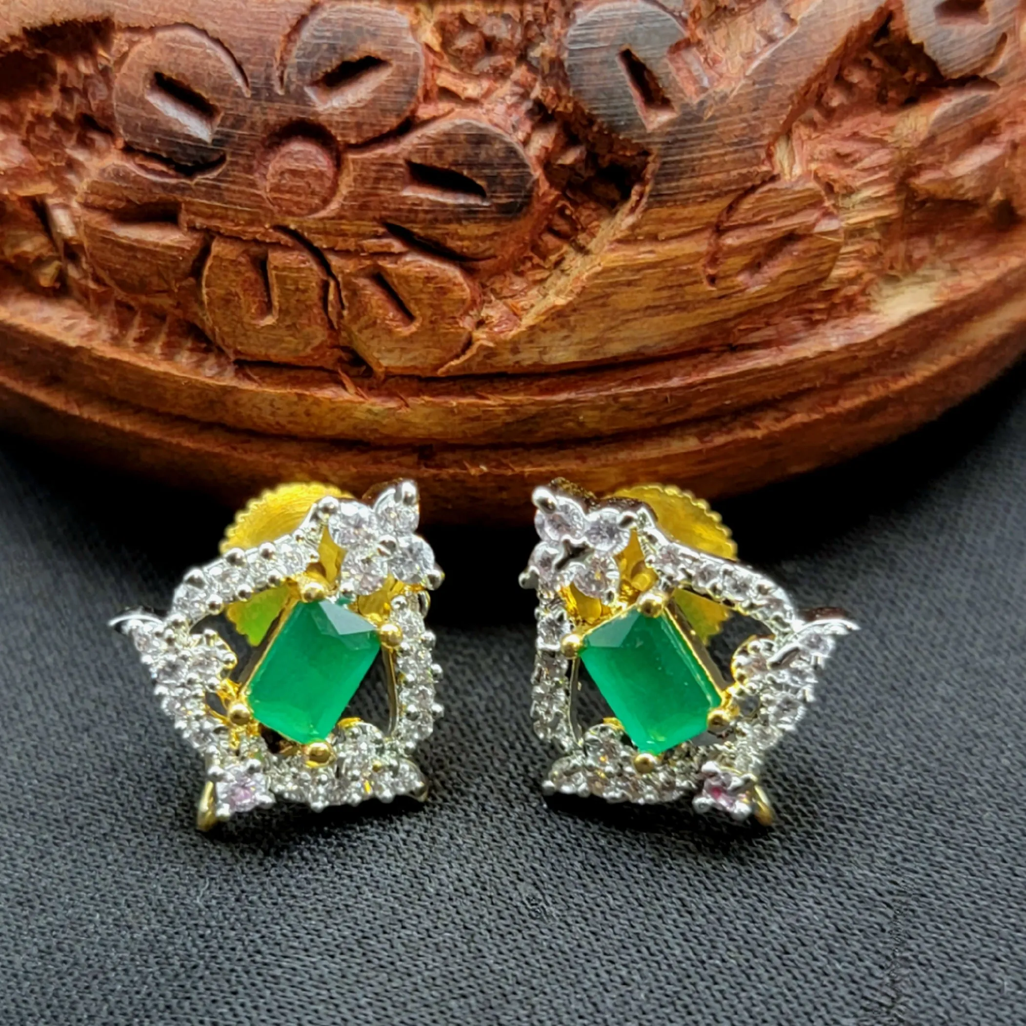 4-in-one Changeable Green & White AD Zircon Jhumka Earring