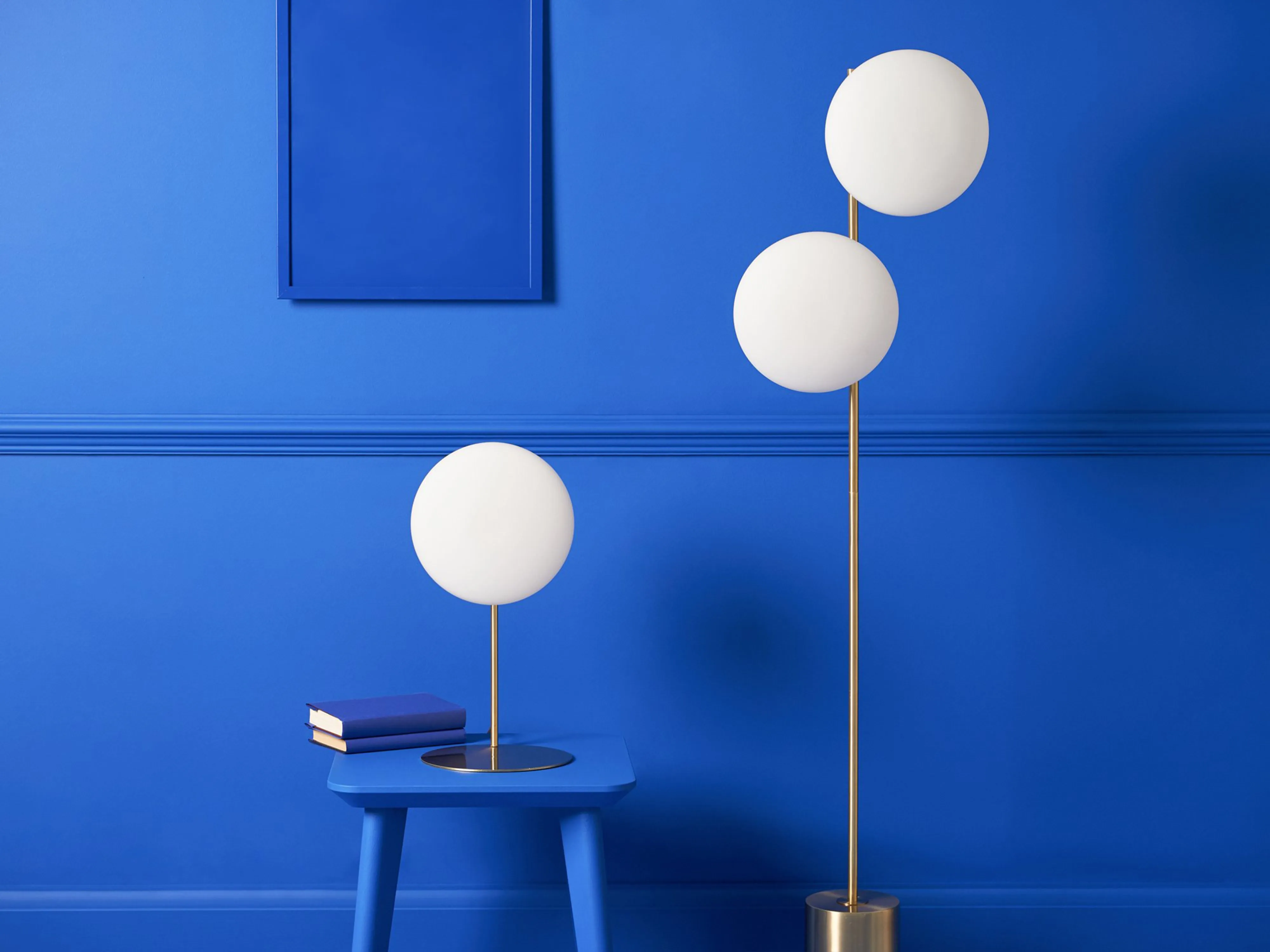 Brass ellipse table lamp