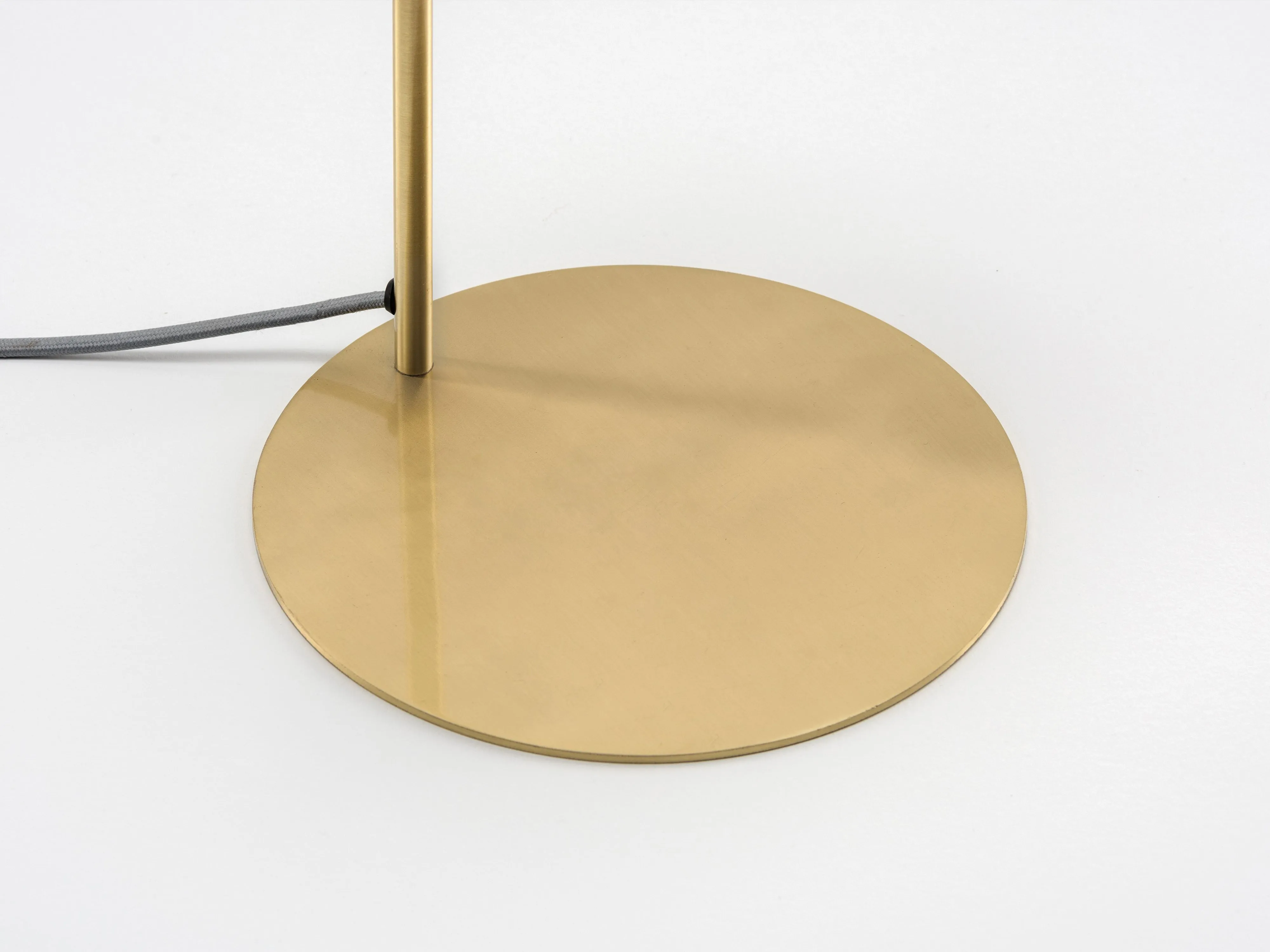 Brass ellipse table lamp
