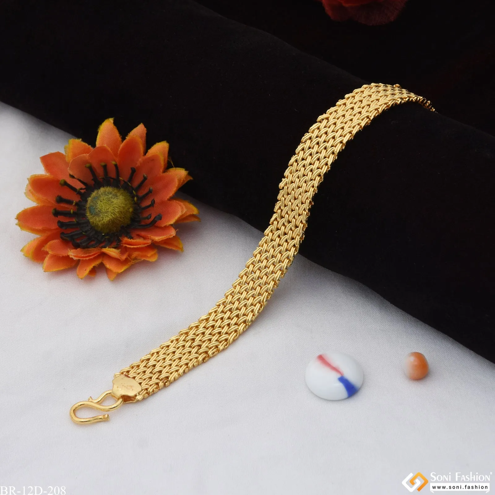 Casual Design Premium-Grade Quality Gold Plated Bracelet for Men - Style D208
