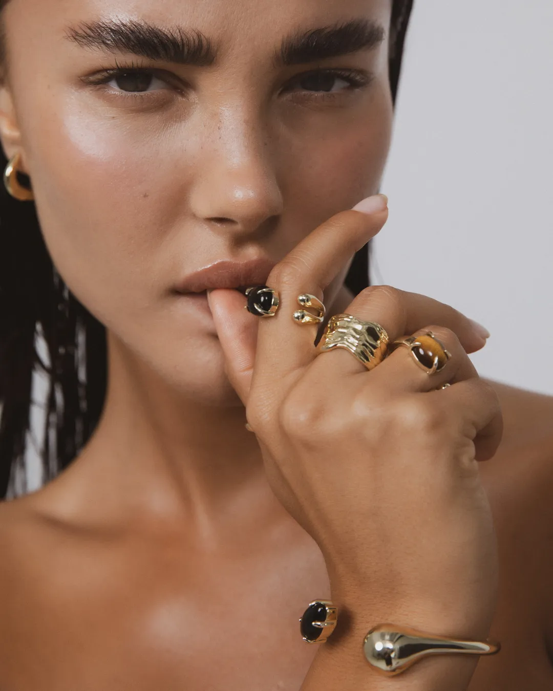 Droplet Gemstone Wrist Cuff - Onyx
