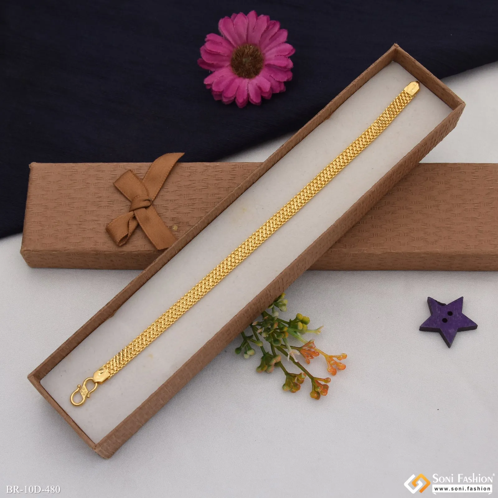 Fashionable Design Gold Plated Bracelet for Men - Style D480