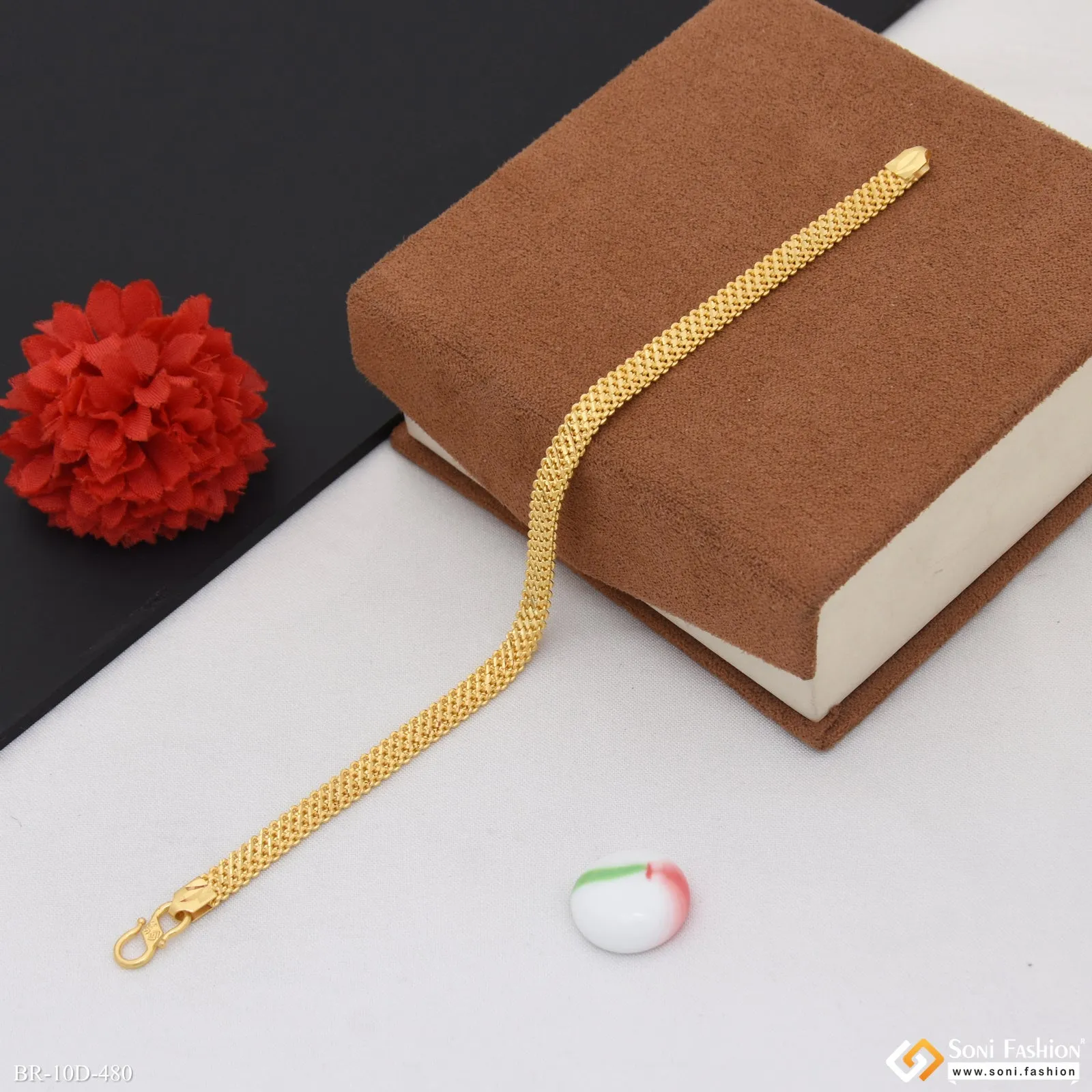 Fashionable Design Gold Plated Bracelet for Men - Style D480