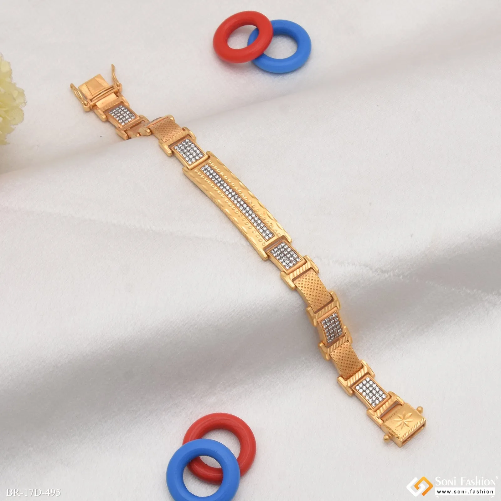 Fashionable Design Gold Plated Bracelet for Men - Style D495