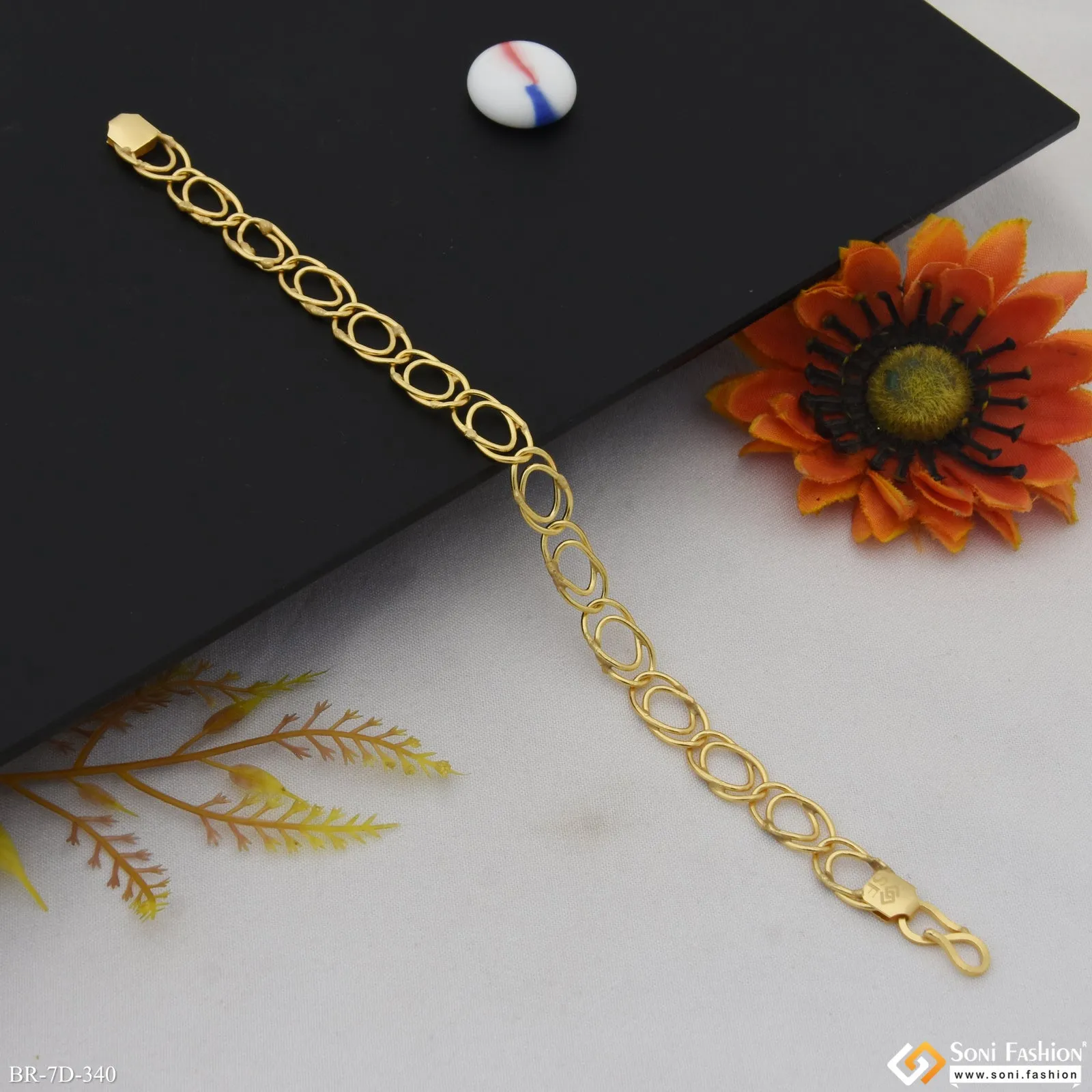 Fashionable Design Gold Plated Oval Link Bracelet for Men - Style D340