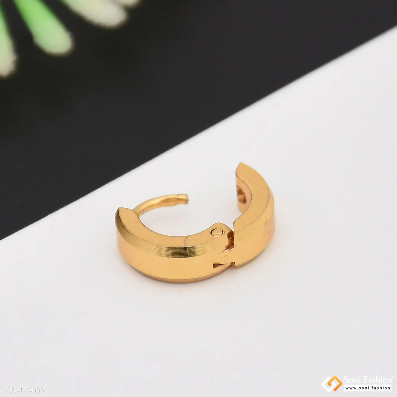 Golden Color Stainless Steel Stud Earring For Men (1 Pc) - Style A099