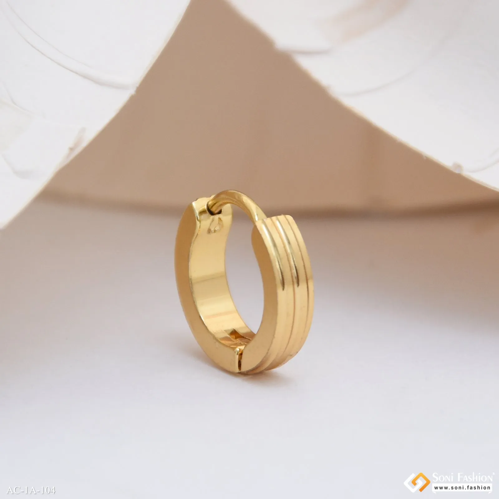 Golden Color Stainless Steel Stud Earring for Men - Style A104