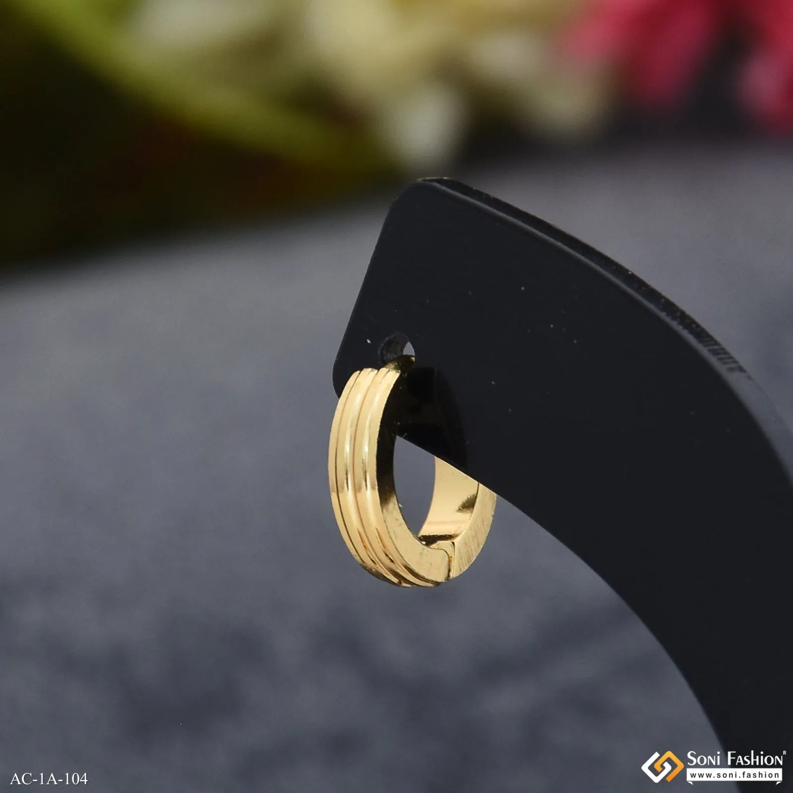 Golden Color Stainless Steel Stud Earring for Men - Style A104