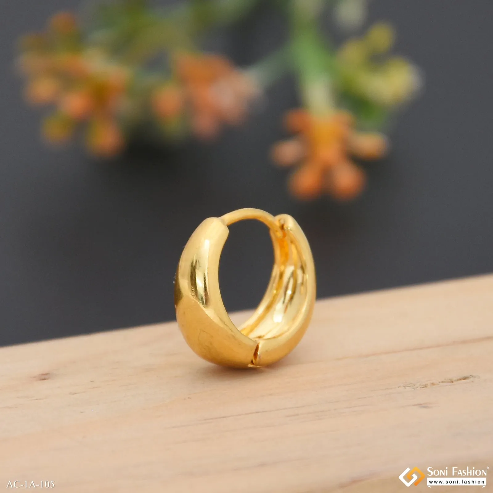 Golden Color Stainless Steel Stud Earring for Men - Style A105