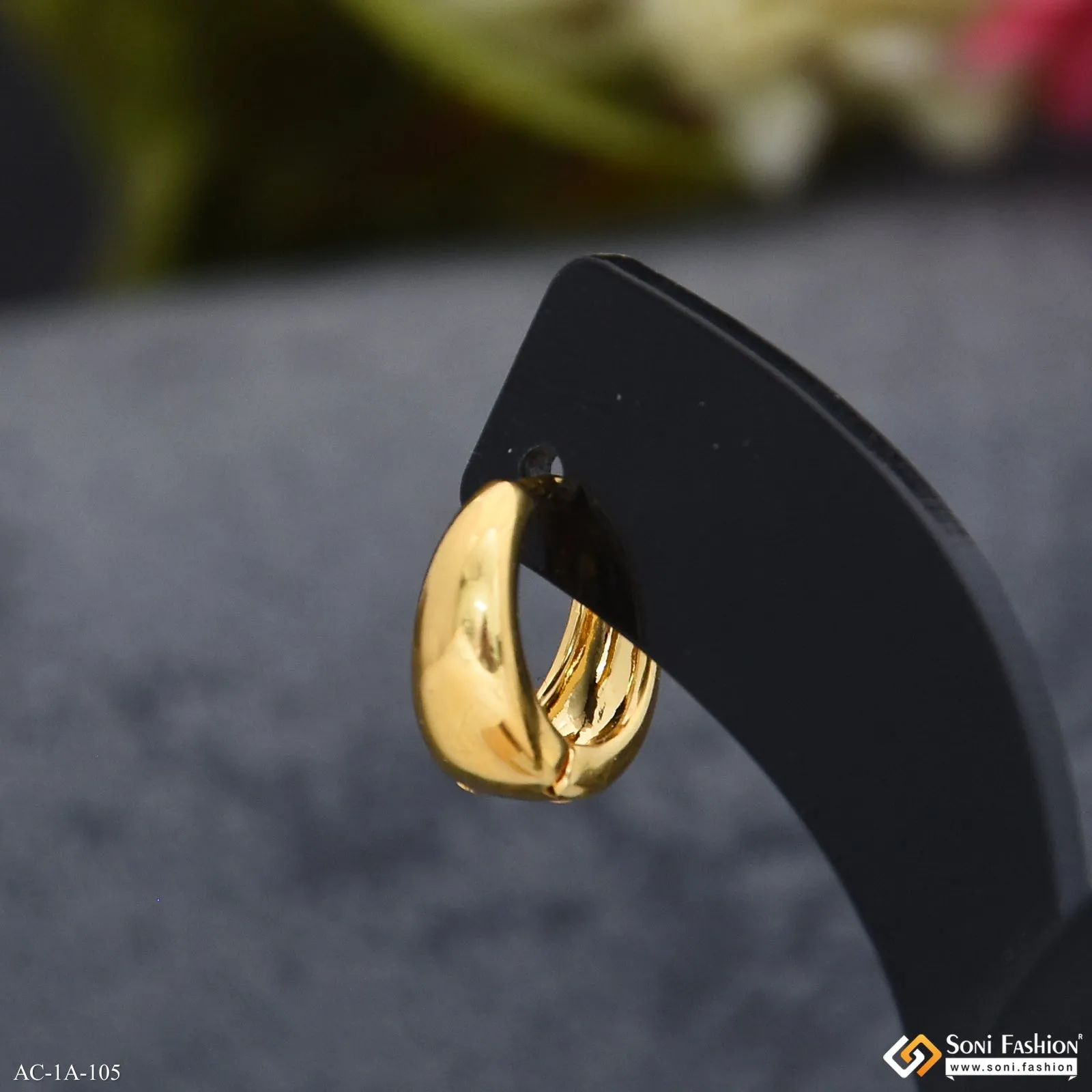 Golden Color Stainless Steel Stud Earring for Men - Style A105
