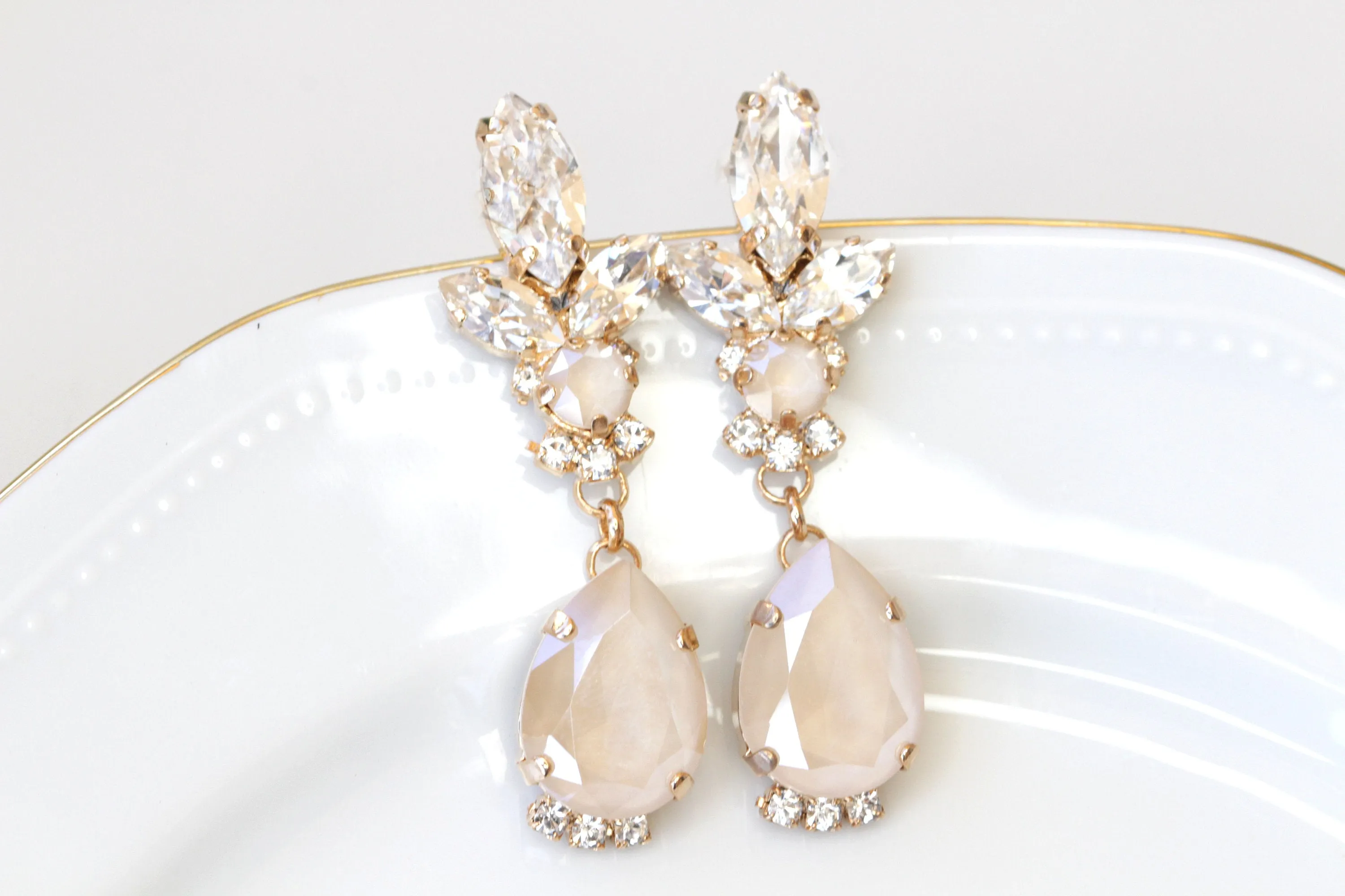 IVORY NUDE BRIDAL Necklace