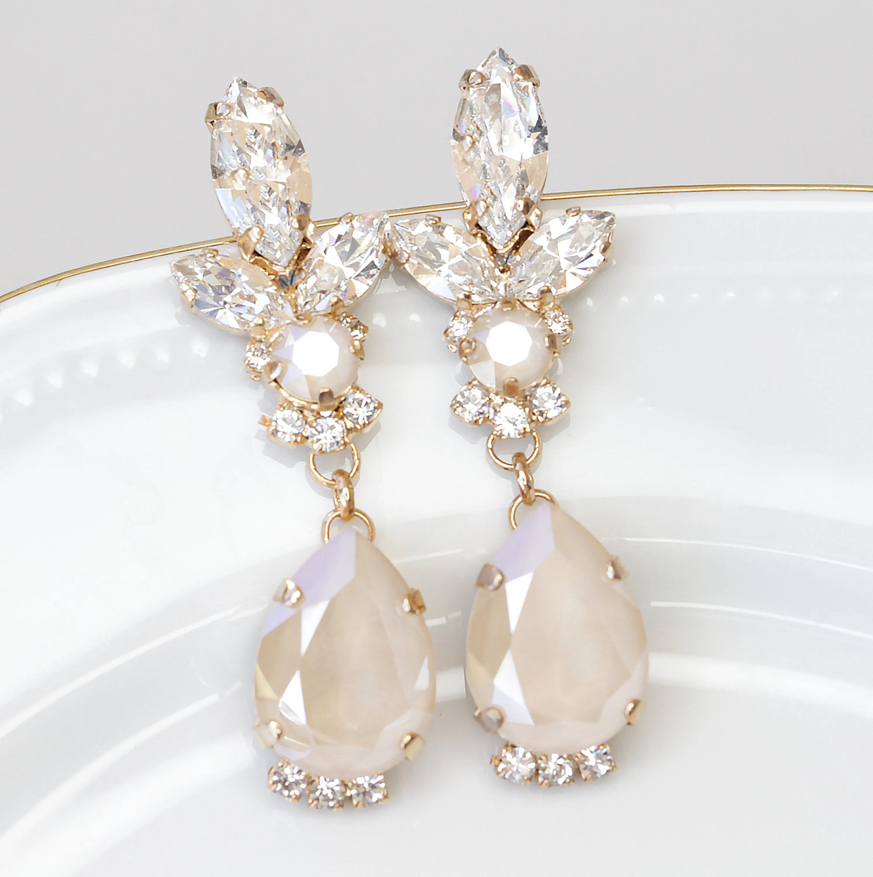 IVORY NUDE BRIDAL Necklace