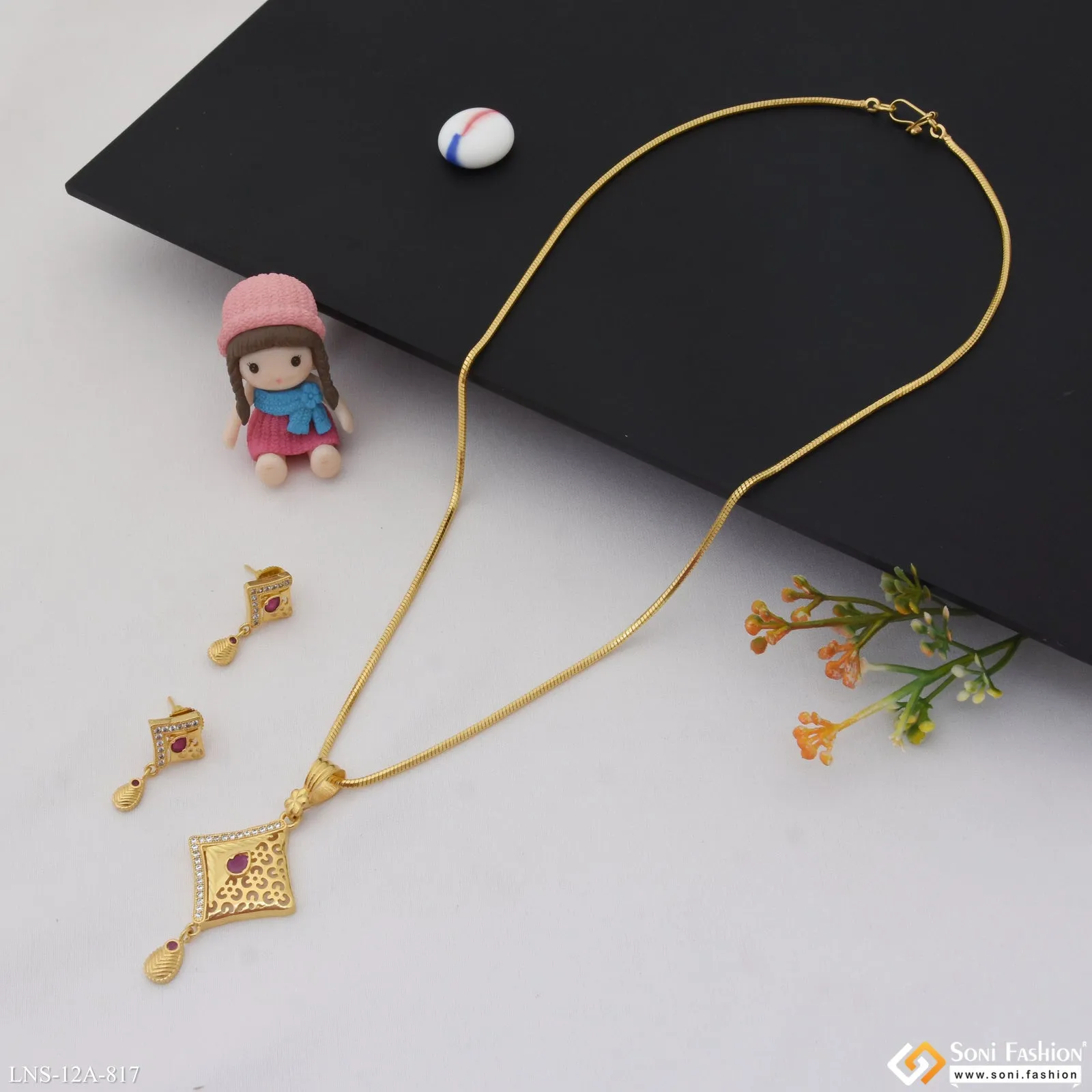 Latest Design Gold Plated Necklace Set for Ladies - Style A817