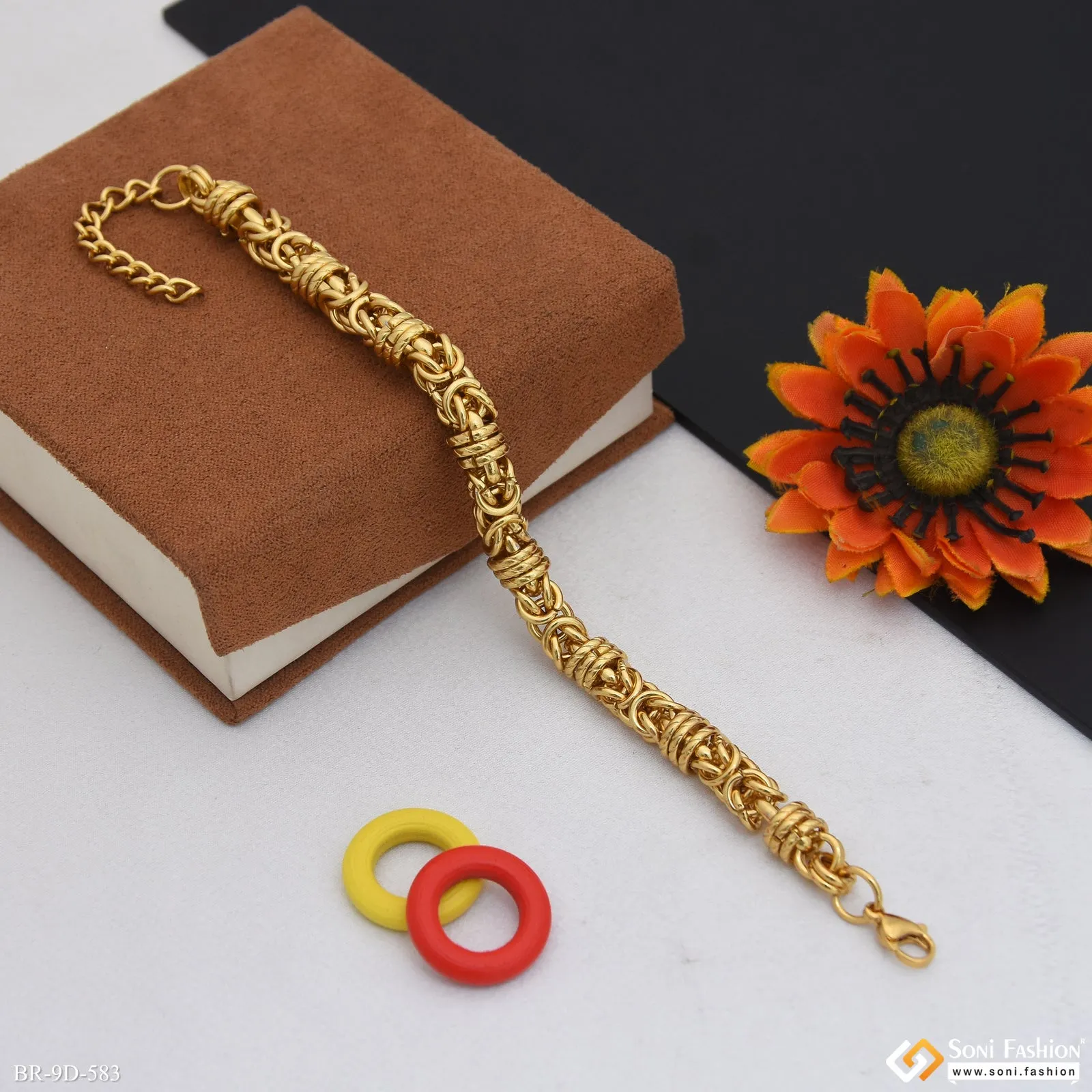 Latest Design Golden Color Stainless Steel Bracelet for Men - Style D583