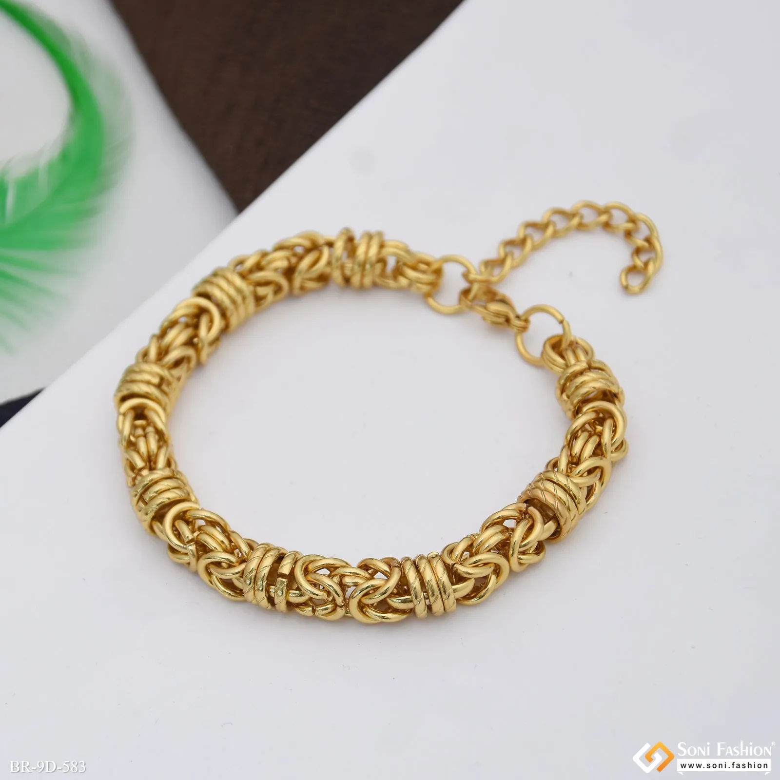 Latest Design Golden Color Stainless Steel Bracelet for Men - Style D583