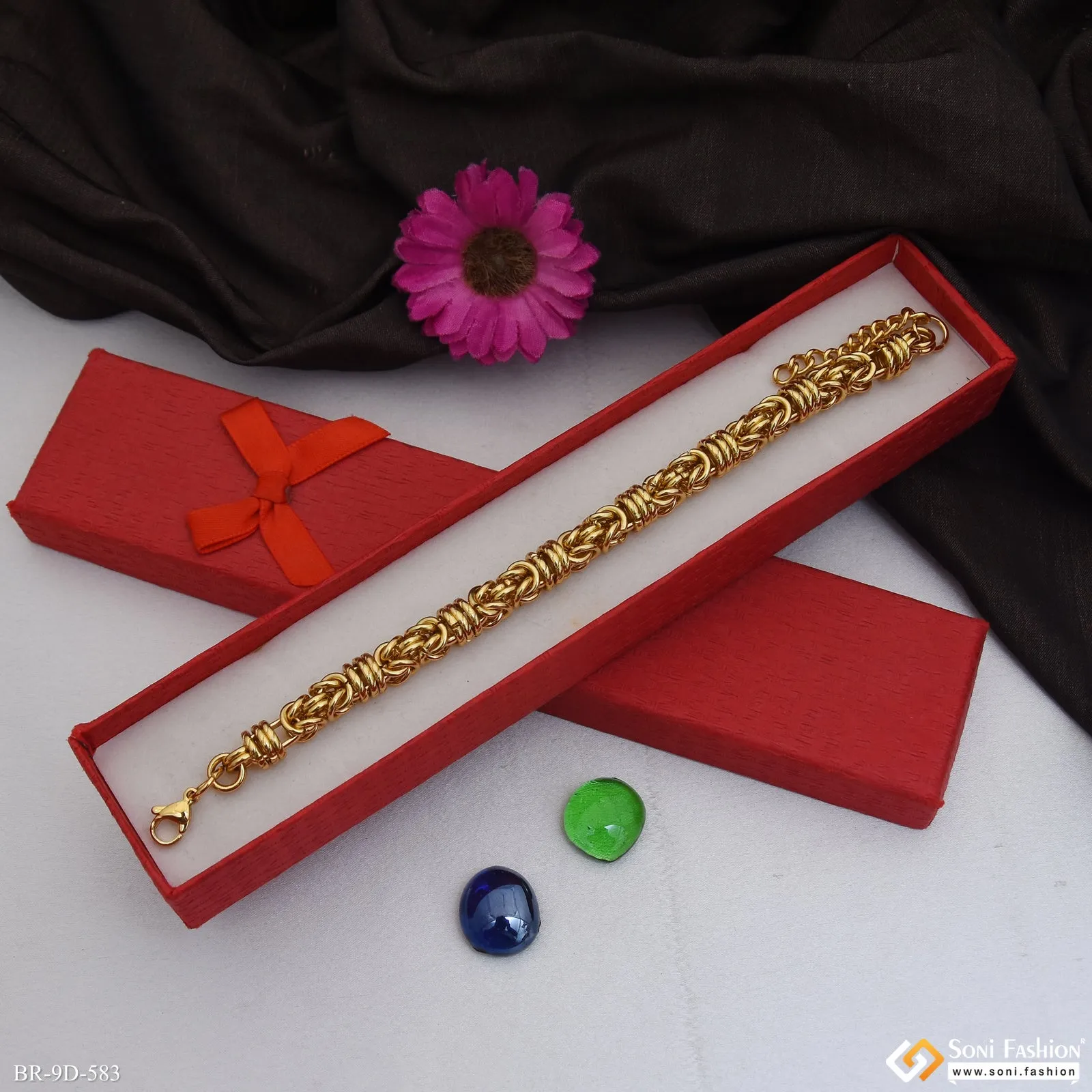 Latest Design Golden Color Stainless Steel Bracelet for Men - Style D583
