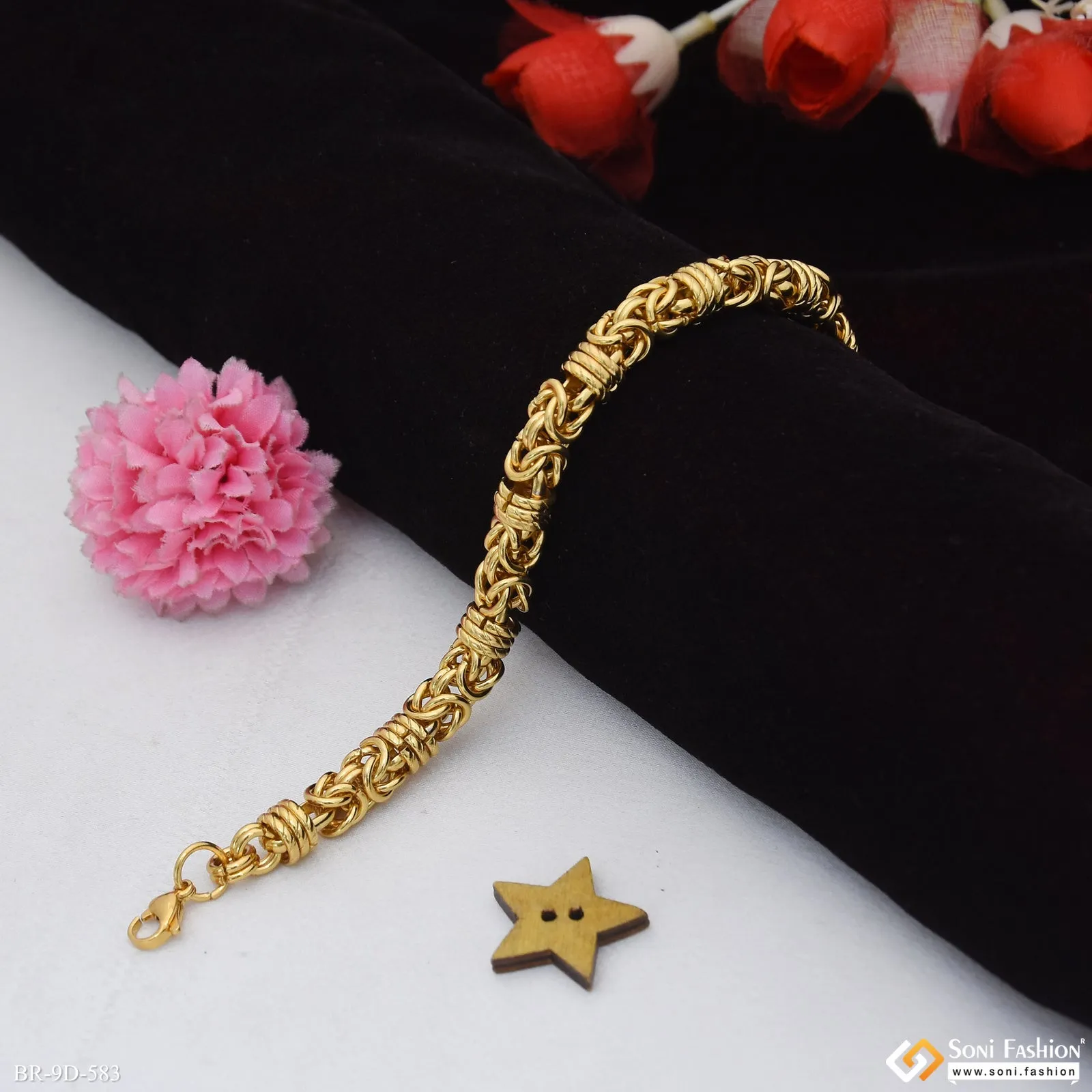 Latest Design Golden Color Stainless Steel Bracelet for Men - Style D583