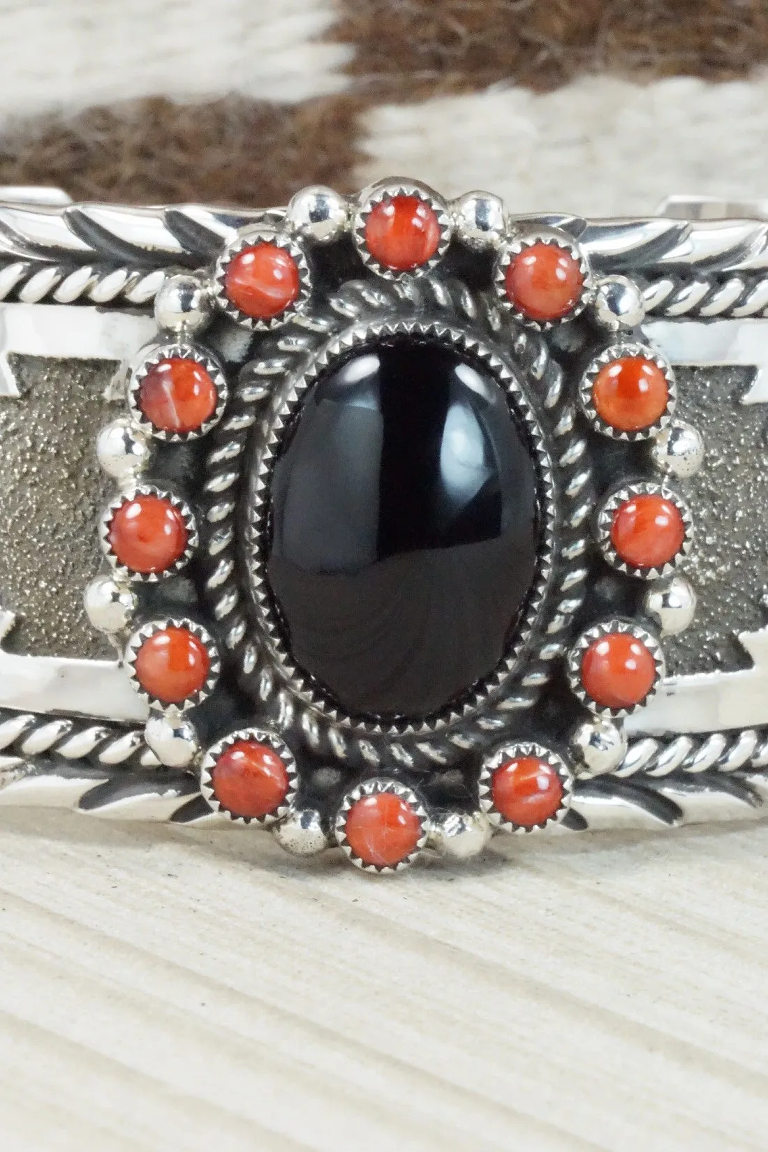 Onyx, Spiny Oyster & Sterling Silver Bracelet - Sandra Parkett