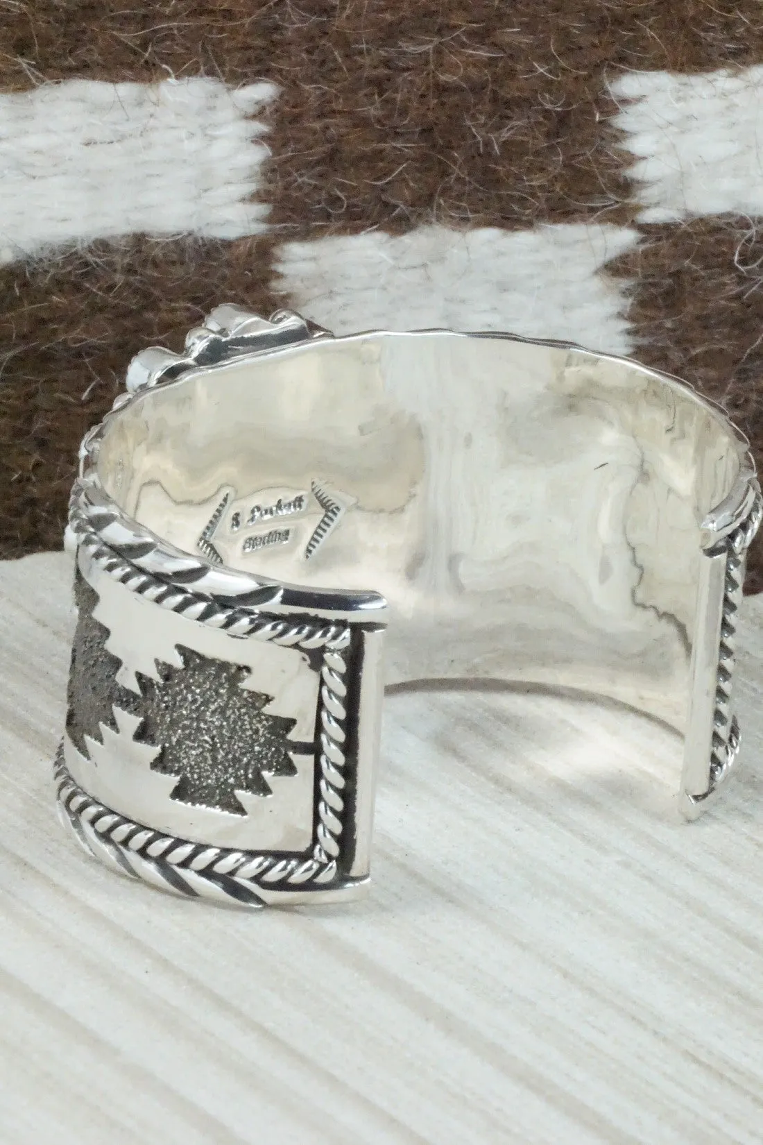 Onyx, Spiny Oyster & Sterling Silver Bracelet - Sandra Parkett
