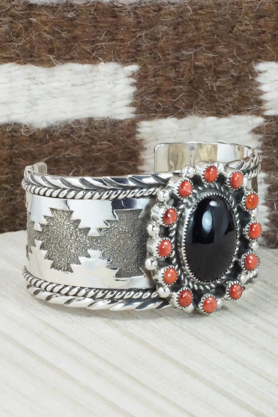 Onyx, Spiny Oyster & Sterling Silver Bracelet - Sandra Parkett
