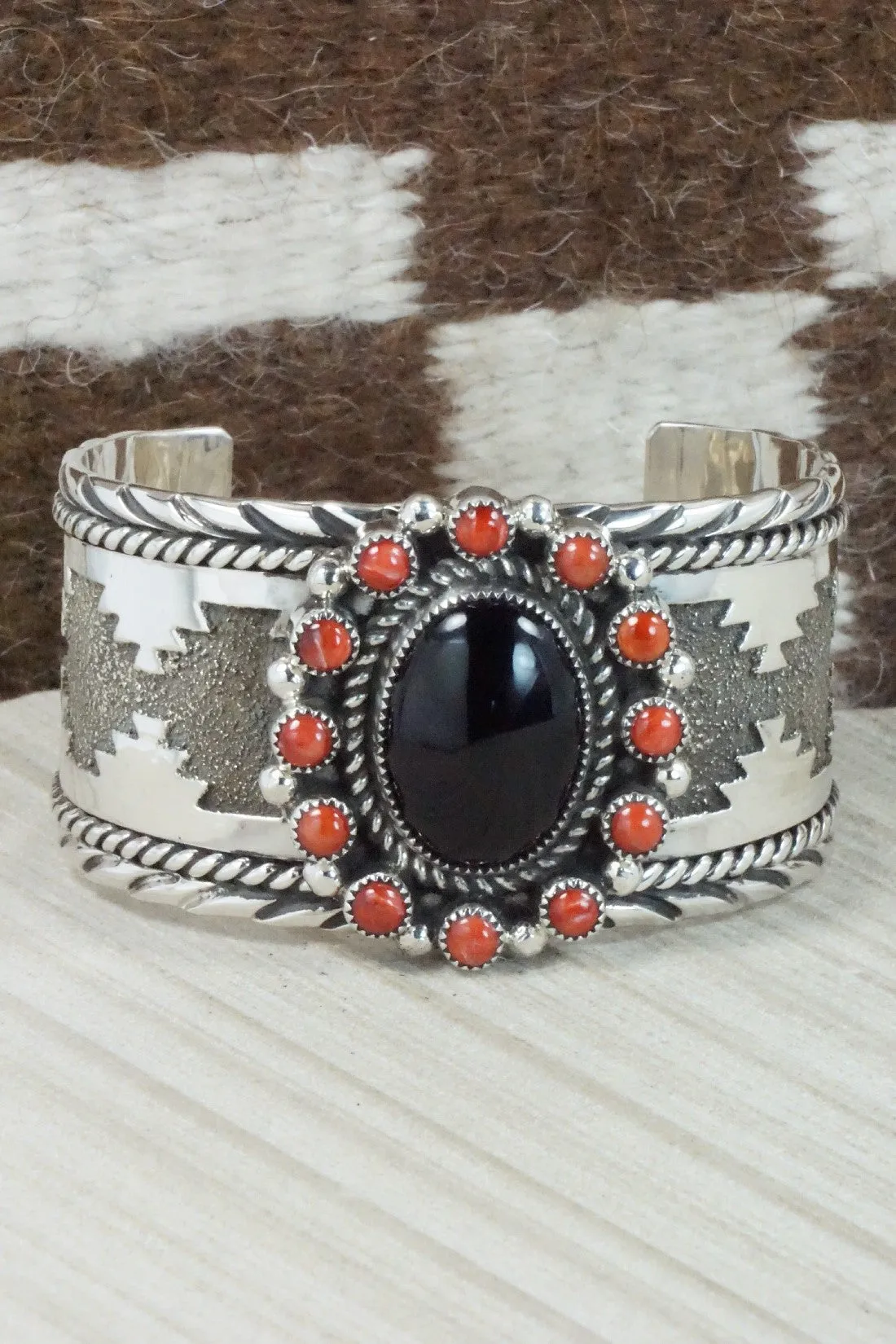 Onyx, Spiny Oyster & Sterling Silver Bracelet - Sandra Parkett
