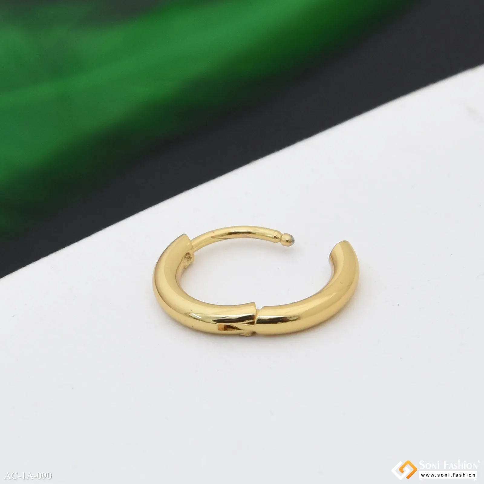Prominent Design Golden Color Stud Earring for Men (1 Pc) - Style A090